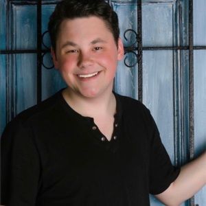 Meet your Posher, Vito